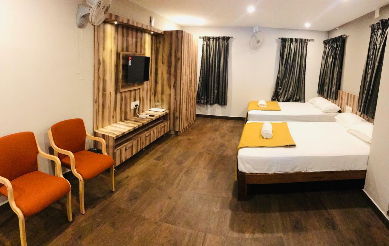 Hotel Sharada Residency Somvārpet Exterior foto