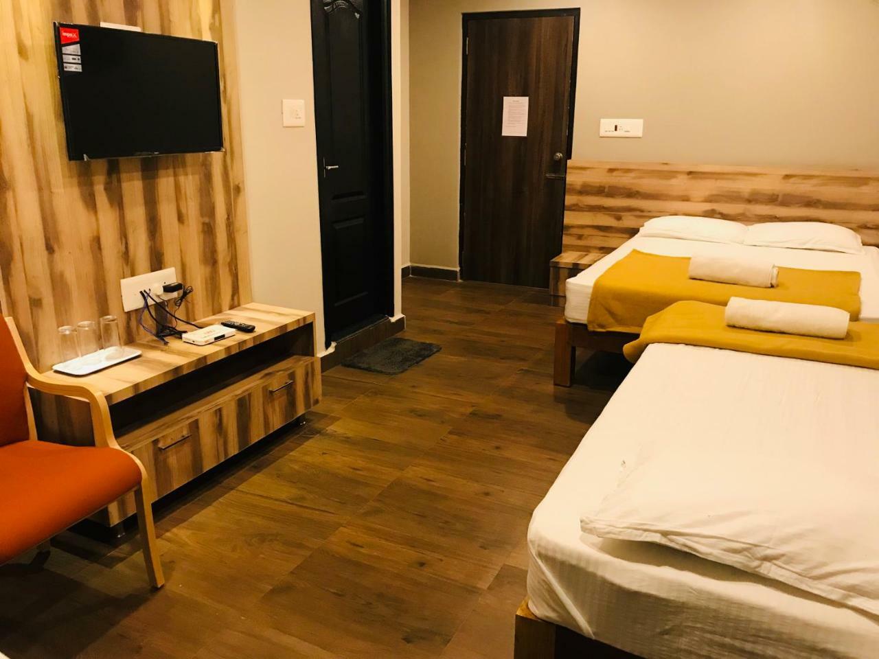 Hotel Sharada Residency Somvārpet Exterior foto